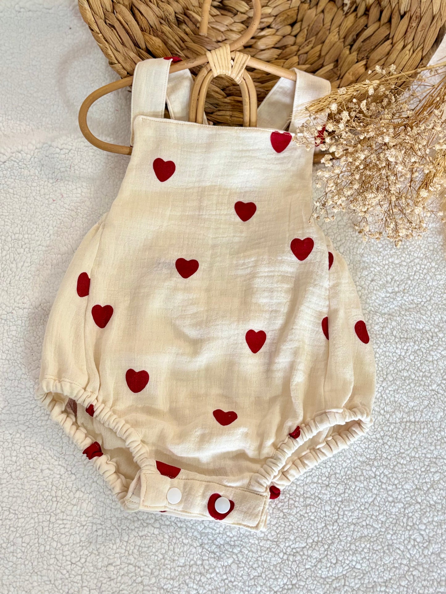 Barboteuse COEURS ROUGES gaze de coton - EDITION Spéciale St Valentin