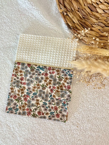 🌿✨ Protège Carnet de Santé - Nid d’Abeille & Pensées Sauvages ✨🌸