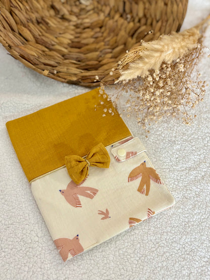 🐦✨ Protège Carnet de Santé - Gaze de Coton Moutarde & Motifs Oiseaux ✨🍂