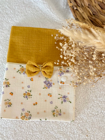 🌼✨ Protège Carnet de Santé - Jaune Moutarde & Motifs Lilas Fleuris ✨💜