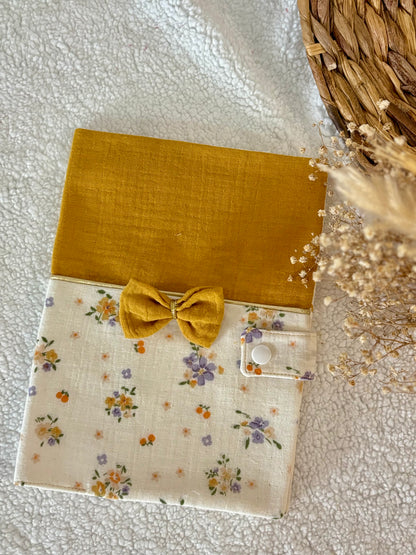 🌼✨ Protège Carnet de Santé - Jaune Moutarde & Motifs Lilas Fleuris ✨💜